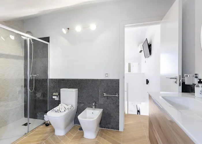 Apartament Playa Vistas 2 With Breathtaking Sea View, Only 100 M To The Sea, Heated Pool, Aircondition For A Fee, Wifi