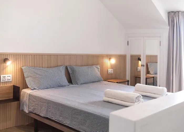 Apartament Playa Vistas 2 With Breathtaking Sea View, Only 100 M To The Sea, Heated Pool, Aircondition For A Fee, Wifi