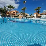 Playa Vistas 2 With Breathtaking Sea View, Only 100 M To The Sea, Heated Pool, Aircondition For A Fee, Wifi Playa de las Americas (Tenerife)