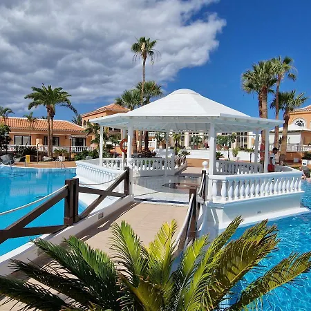 Sea View Oasis: Playa Vistas Apartment
