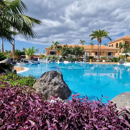 Sea View Oasis: Playa Vistas Apartment *