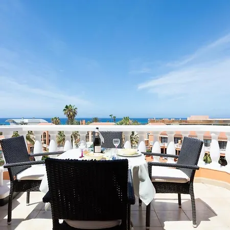 Playa Vistas 2 With Breathtaking Sea View, Only 100 M To The Sea, Heated Pool, Aircondition For A Fee, Wifi Lejlighed Playa de las Américas