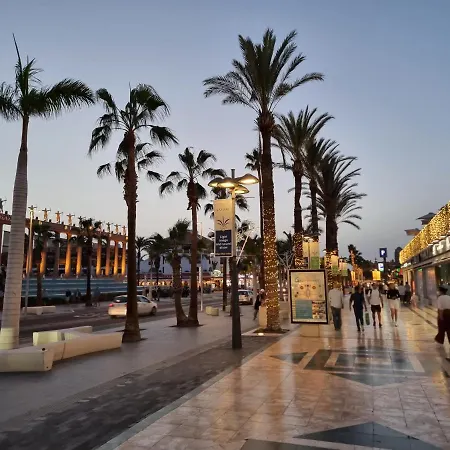 Playa Vistas 2 With Breathtaking Sea View, Only 100 M To The Sea, Heated Pool, Aircondition For A Fee, Wifi Lejlighed Playa de las Américas