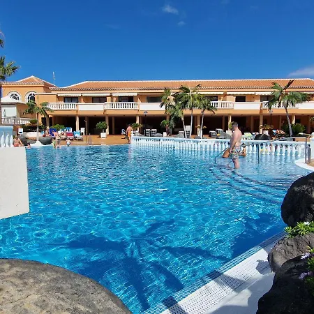 Sea View Oasis: Playa Vistas Apartment