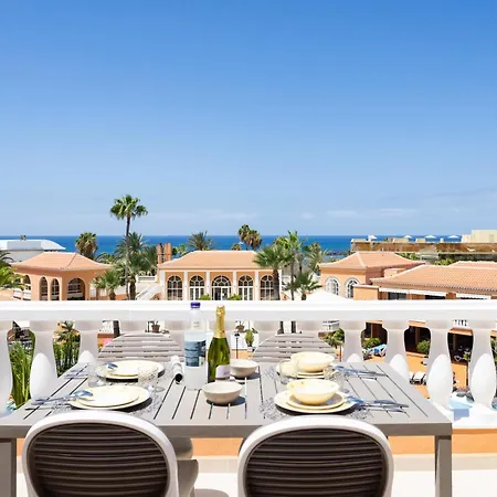 Sea View Oasis: Playa Vistas Apartment