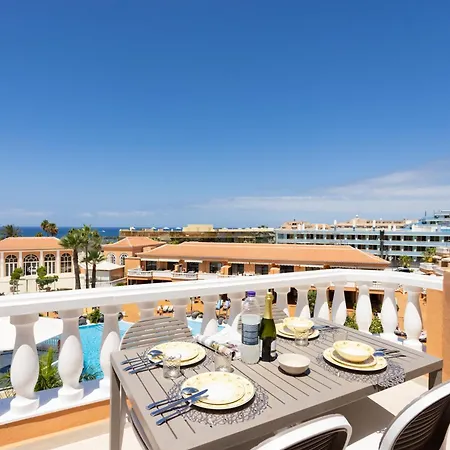 Apartman Playa Vistas 2 With Breathtaking Sea View, Only 100 M To The Sea, Heated Pool, Aircondition For A Fee, Wifi Playa de las Américas