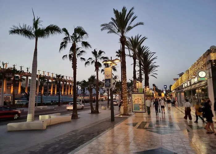 Playa Vistas 2 With Breathtaking Sea View, Only 100 M To The Sea, Heated Pool, Aircondition For A Fee, Wifi Apartmán Playa de las Americas (Tenerife)