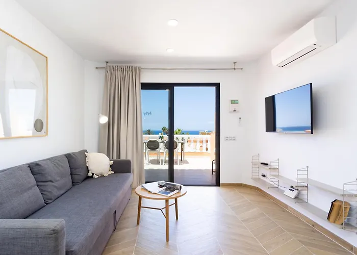 Playa Vistas 2 With Breathtaking Sea View, Only 100 M To The Sea, Heated Pool, Aircondition For A Fee, Wifi