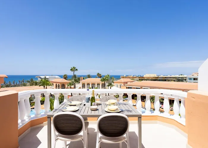 Playa Vistas 2 With Breathtaking Sea View, Only 100 M To The Sea, Heated Pool, Aircondition For A Fee, Wifi Playa de las Américas