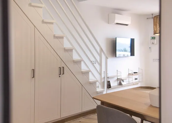 Playa Vistas 2 With Breathtaking Sea View, Only 100 M To The Sea, Heated Pool, Aircondition For A Fee, Wifi Apartmán Playa de las Americas (Tenerife)