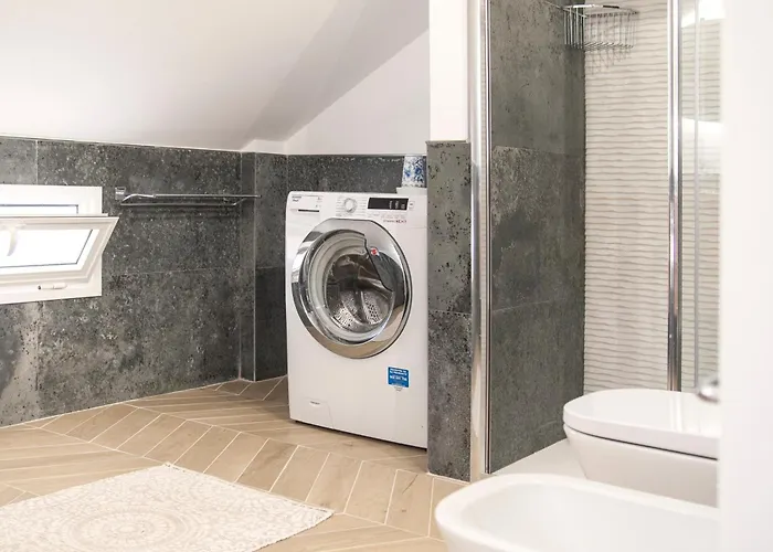 Playa Vistas 2 With Breathtaking Sea View, Only 100 M To The Sea, Heated Pool, Aircondition For A Fee, Wifi Playa de las Américas